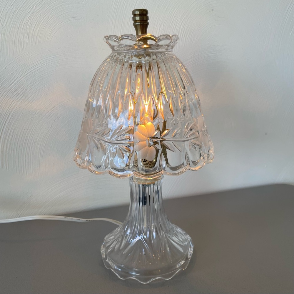 Princess House Small Electric Table Lamp - Picture 3 of 3
